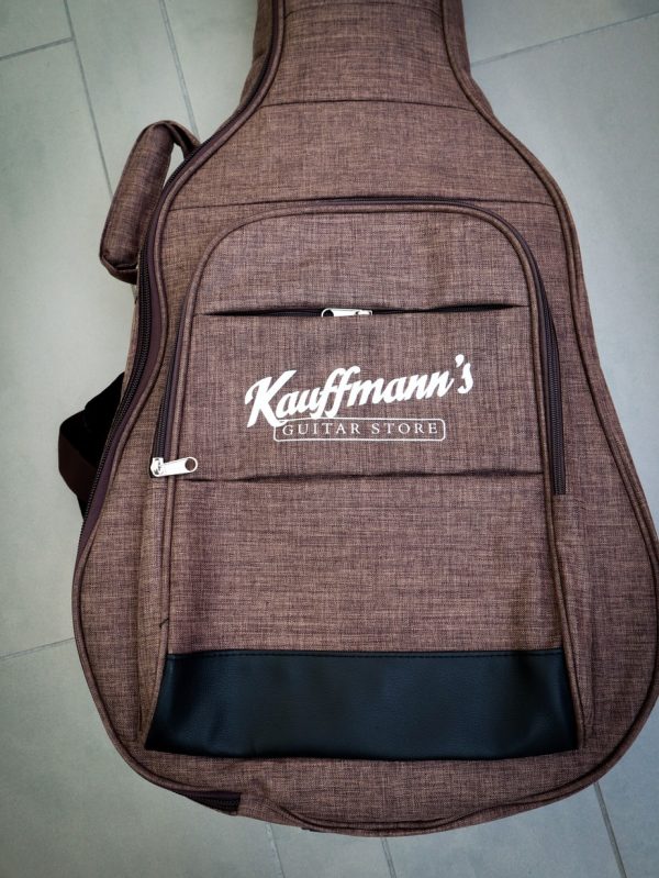 Gigbag for acoustic guitar