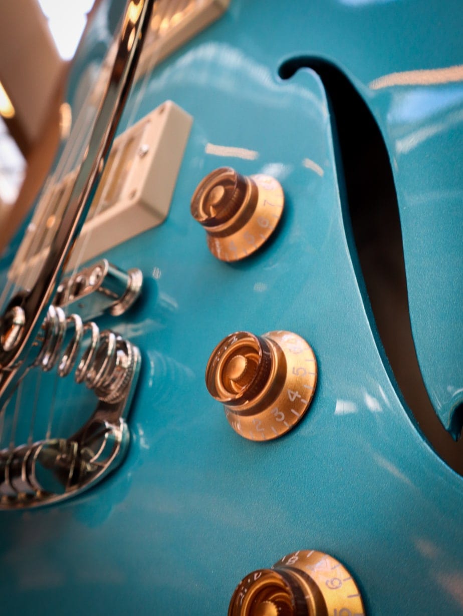 EASTMAN GUITARS Kauffmann's Guitar Store