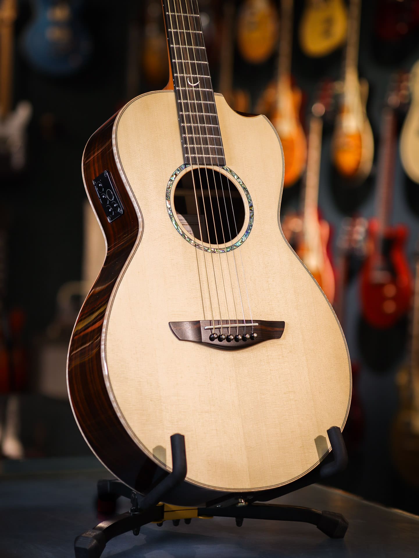 Faith mercury parlour guitar hotsell