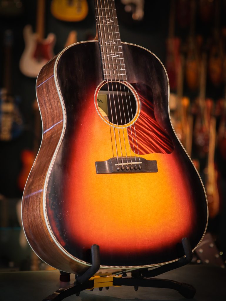 Eastman E22-SS/v-SB アコースティックギター J-45スタイル Eastman-E22SS_V-1-769x1024.jpg