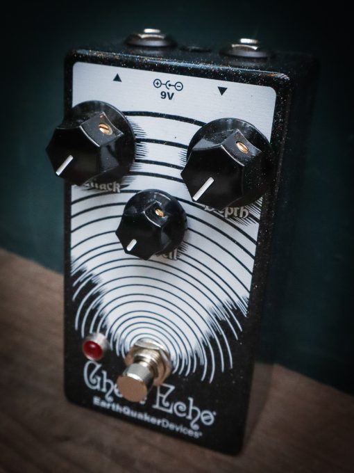 EarthQuaker Devices Ghost Echo Vintage Voiced Reverb - Image 3