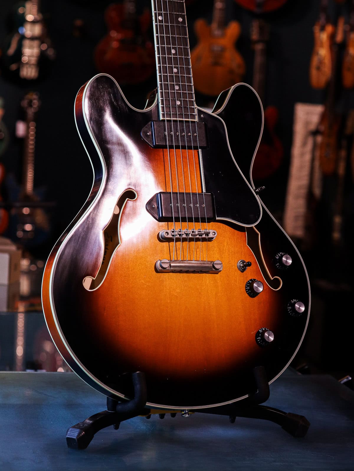 Eastman T60 TV v SB Kauffmann s Guitar Store