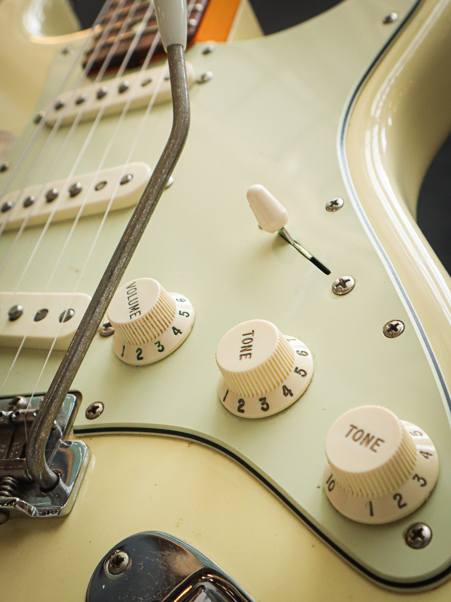 Fender American Vintage '62 Stratocaster Reissue Pre-Owned - Image 11