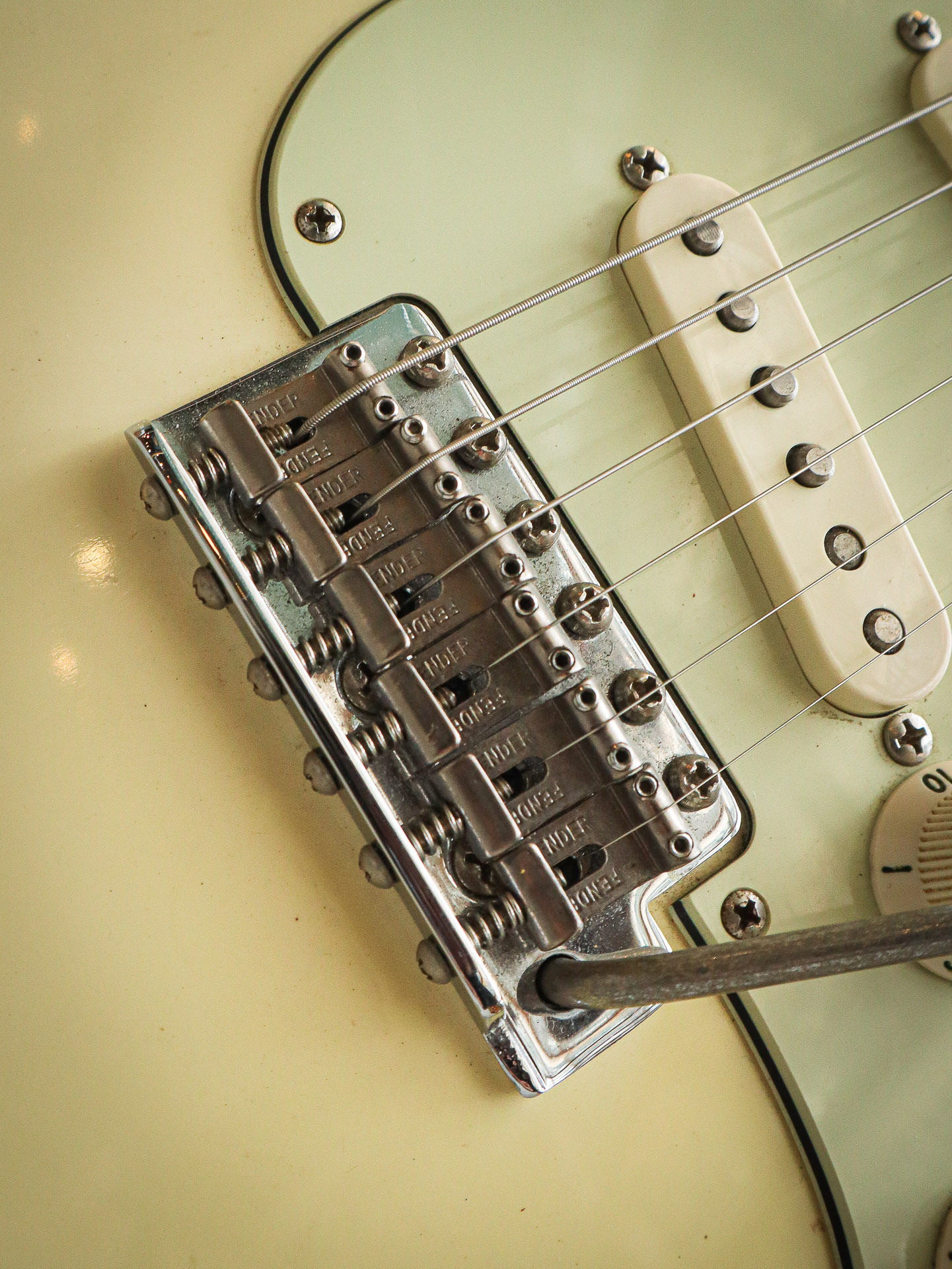 Fender American Vintage '62 Stratocaster Reissue Pre-Owned - Image 12