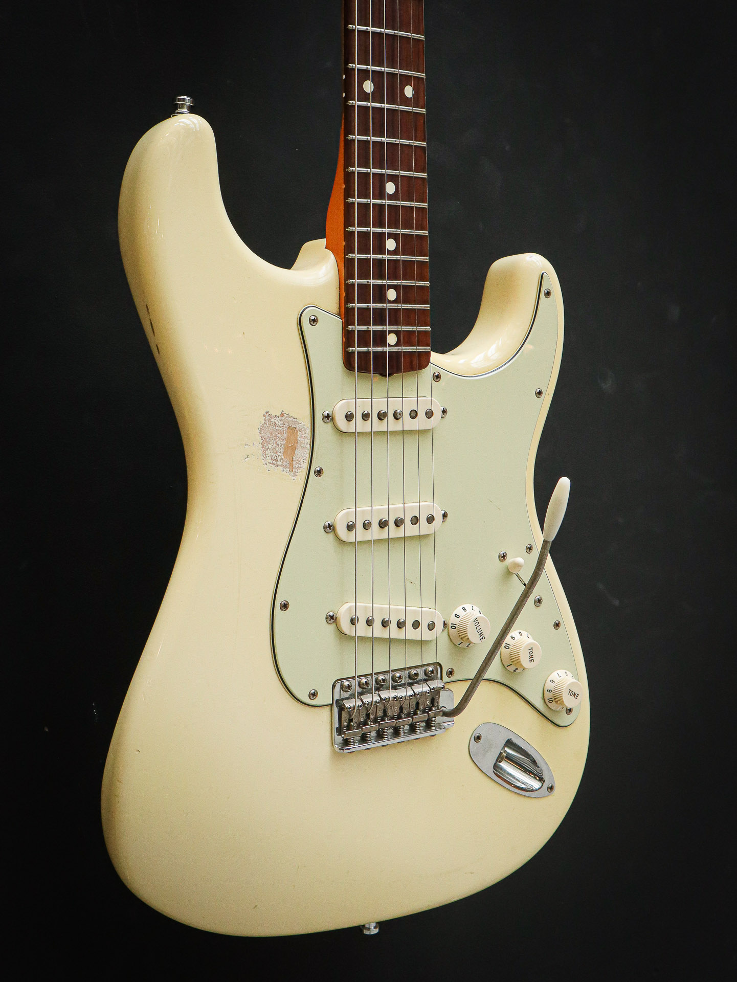 Fender American Vintage '62 Stratocaster Reissue Pre-Owned - Image 4