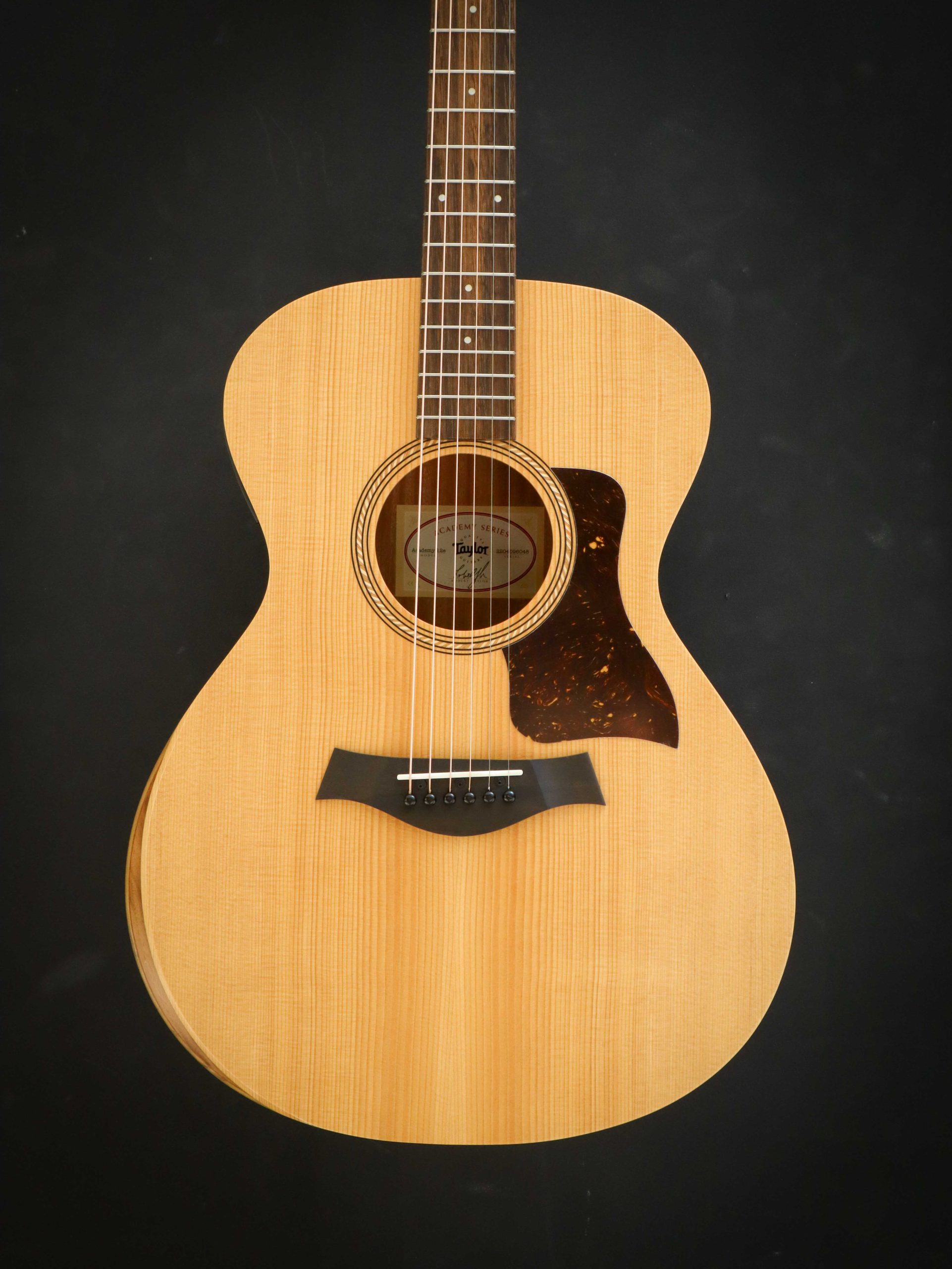Taylor Academy 12e - Kauffmann's Guitar Store