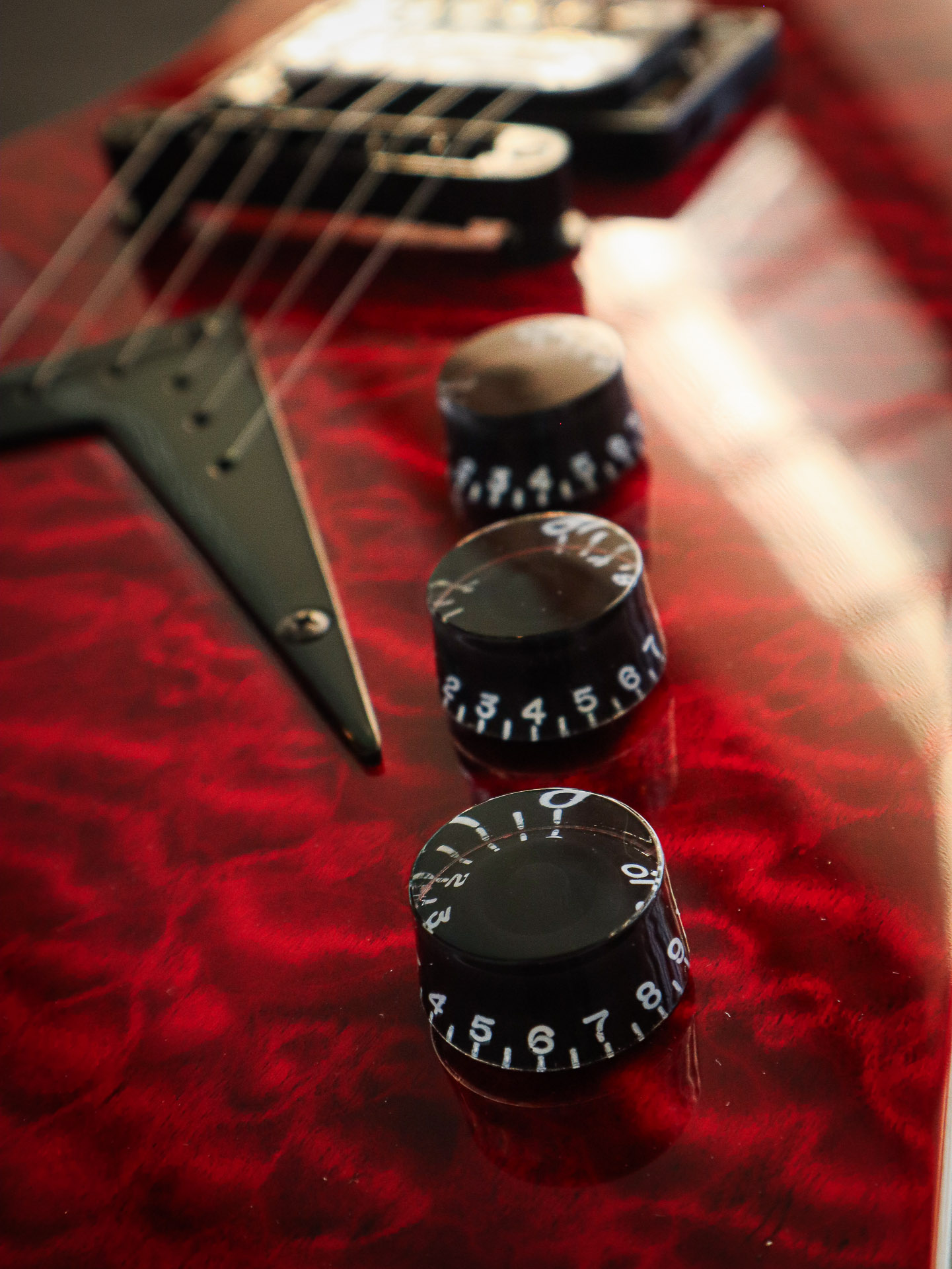 Dean ML X Quilt Maple Scary Cherry - Image 9