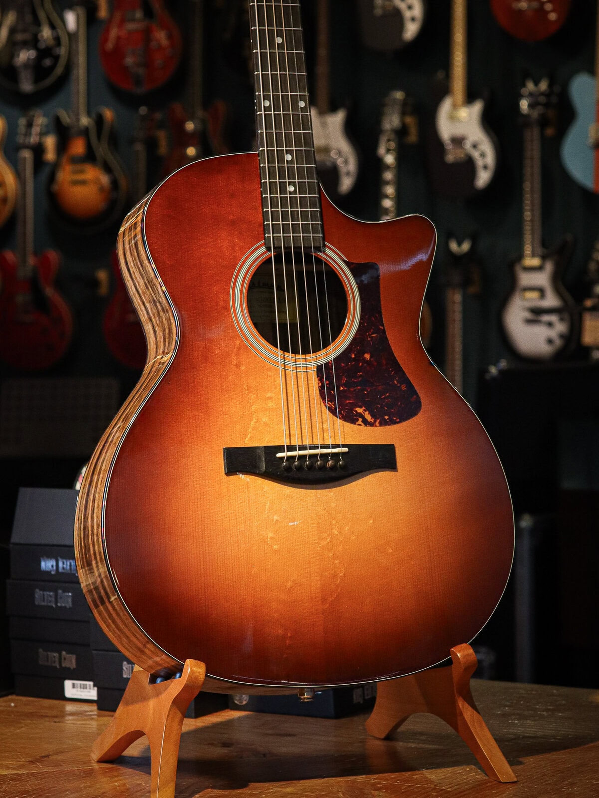 Eastman AC222CE-DLX GB