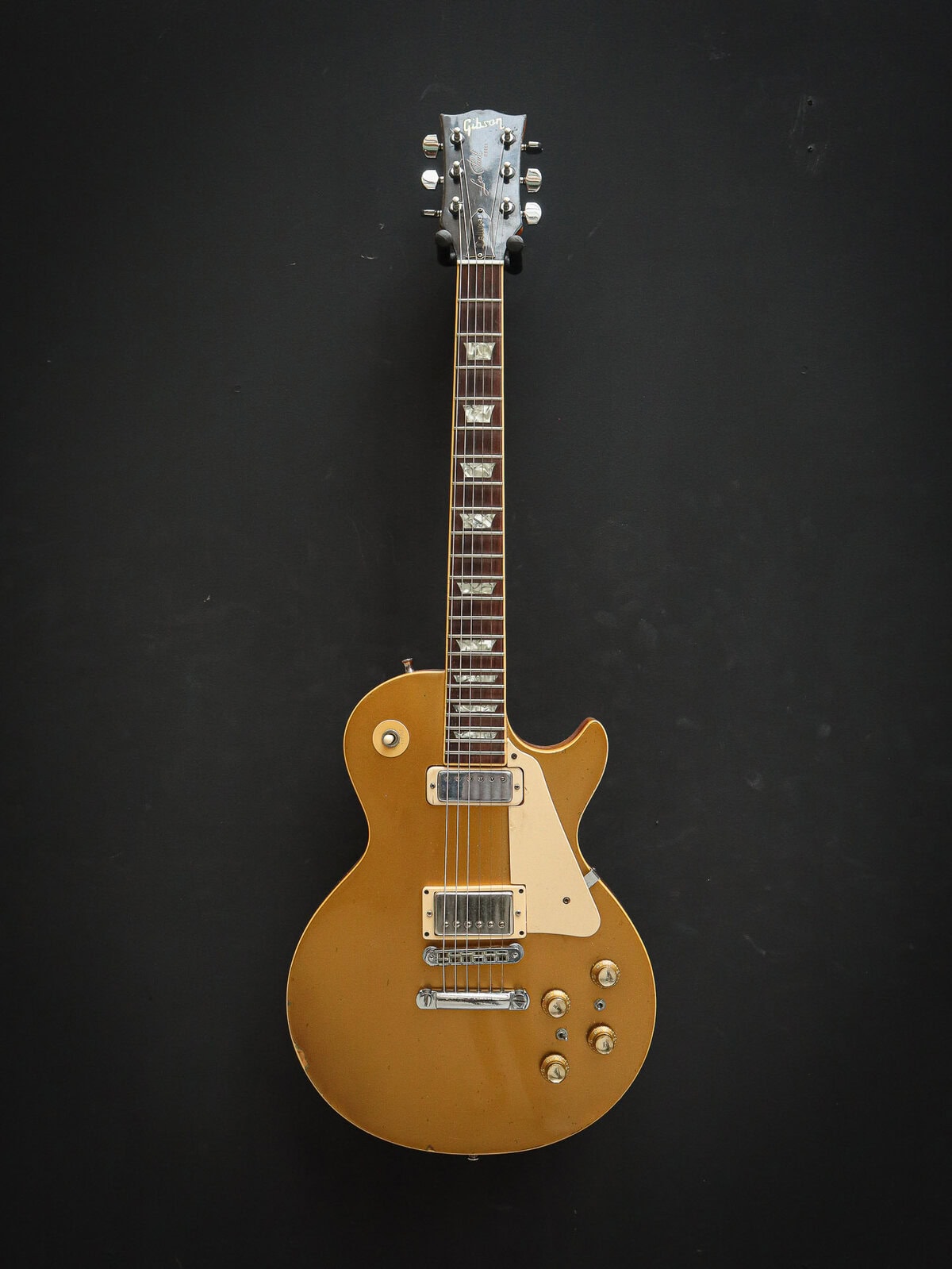 1976 Gibson Les Paul Deluxe Gold Top Pre-Owned - Image 2