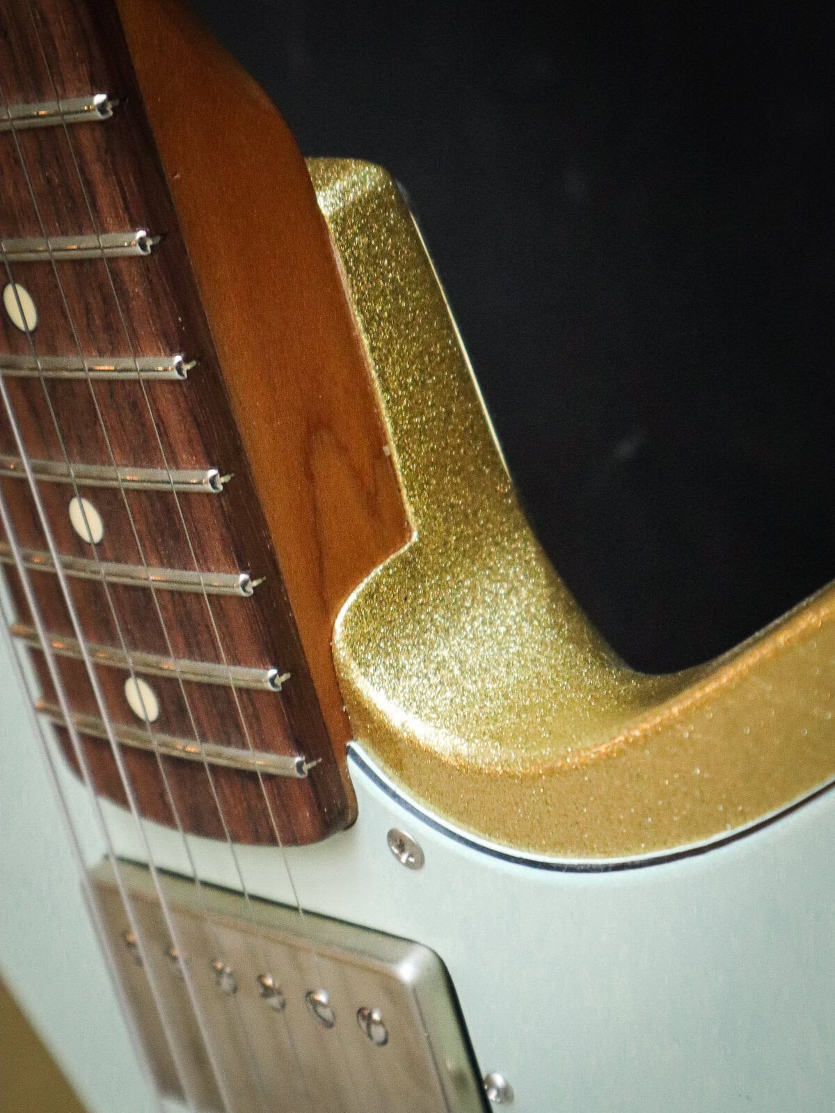 Kauffmann Cozy TM Gold Sparkle - Image 9