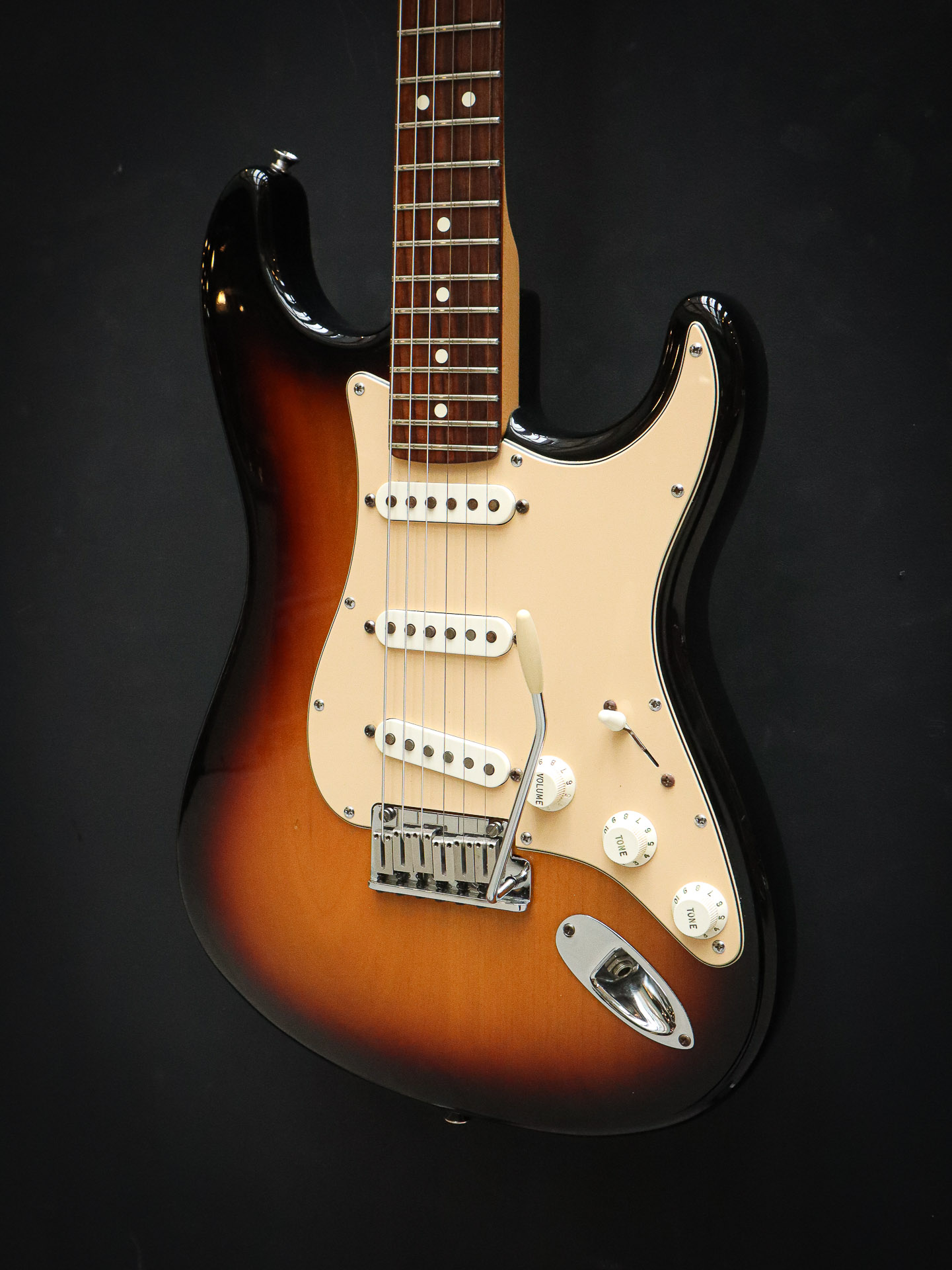 Fender American Stratocaster (2006) Pre-Owned - Image 5