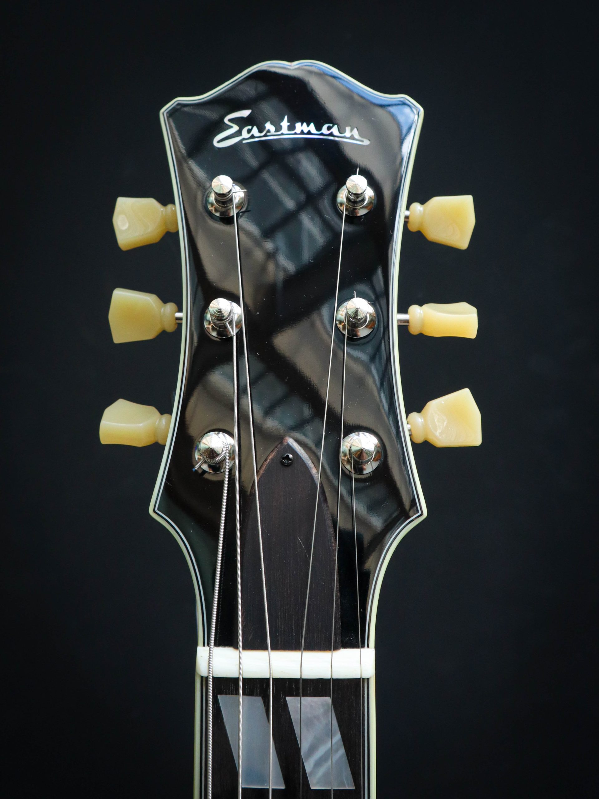 Eastman T486B Red - Image 11