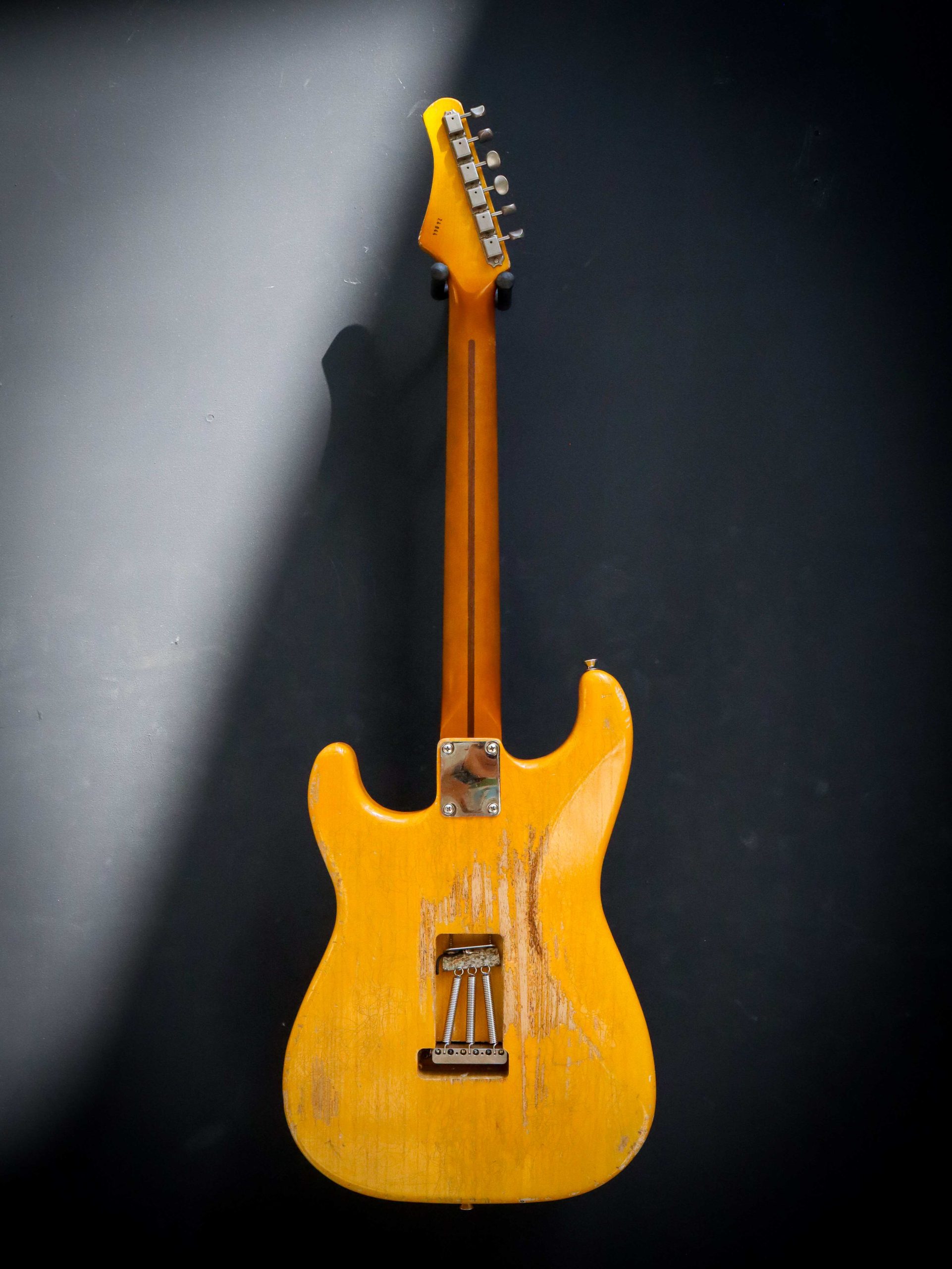 Kauffmann '56 S Butterscotch Blonde Pre-Owned - Image 11