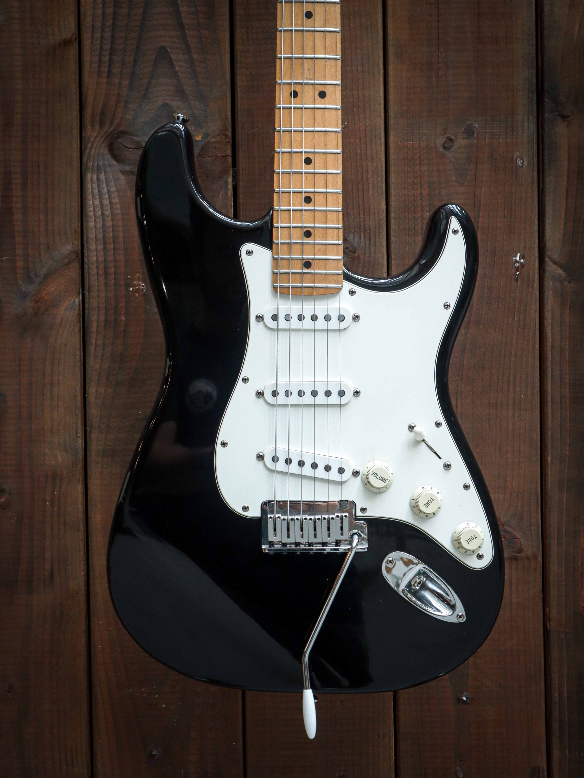 1995 Fender American Standard Stratocaster Pre-Owned - Image 3