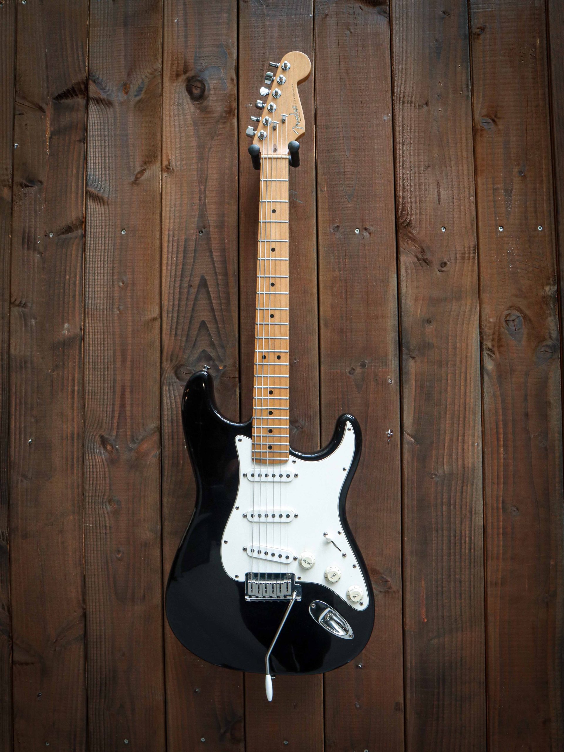 1995 Fender American Standard Stratocaster Pre-Owned - Image 2