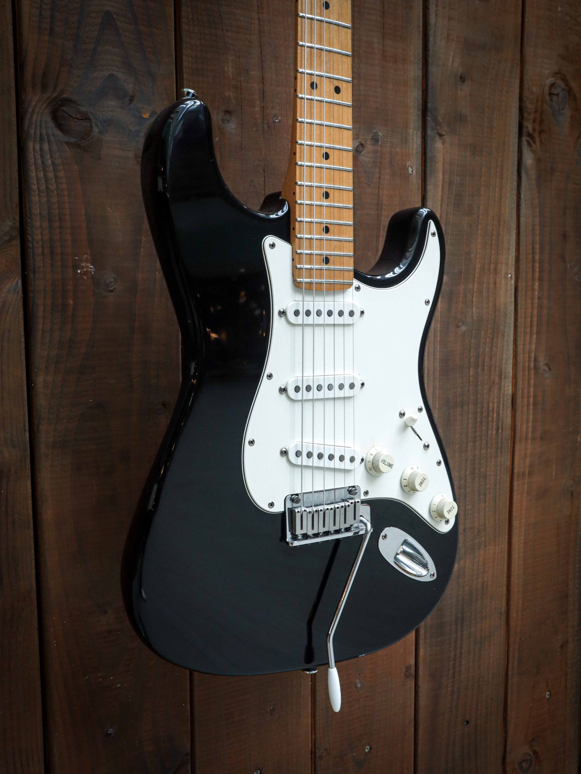 1995 Fender American Standard Stratocaster Pre-Owned - Image 5