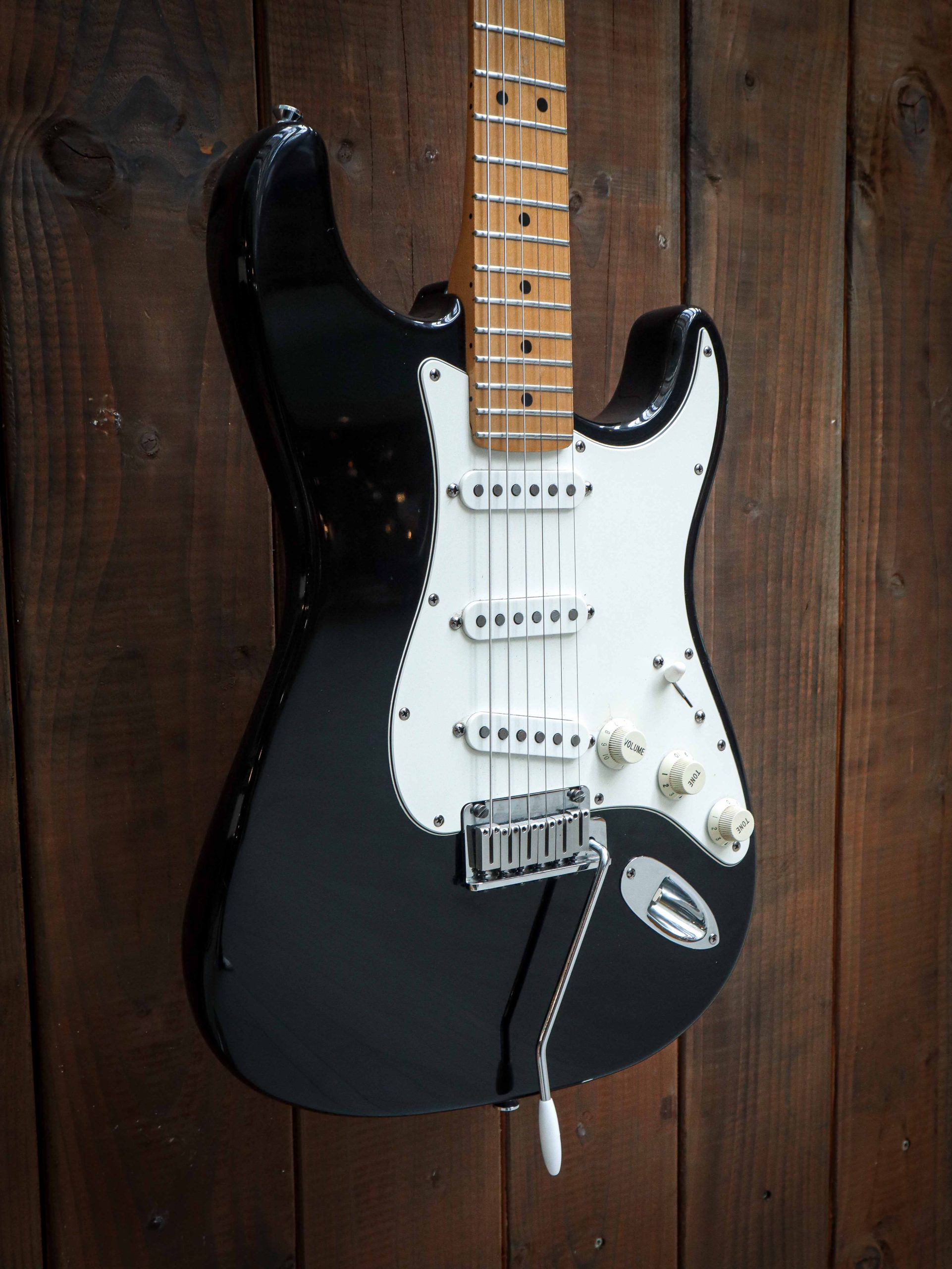 1995 Fender American Standard Stratocaster Pre-Owned - Image 4